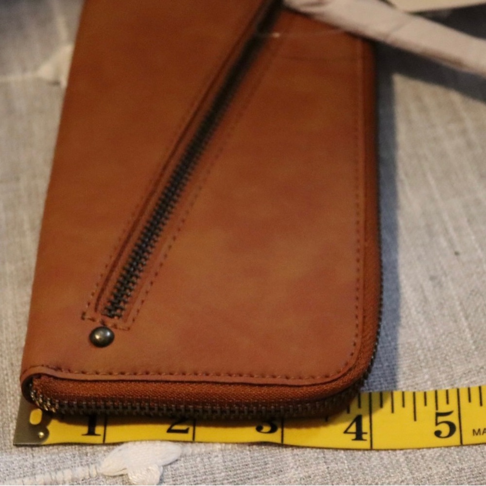 Free People tan wristlet, vegan leather - Picture 8 of 9